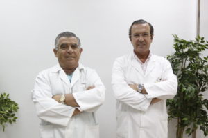 Foto de dos dentistas