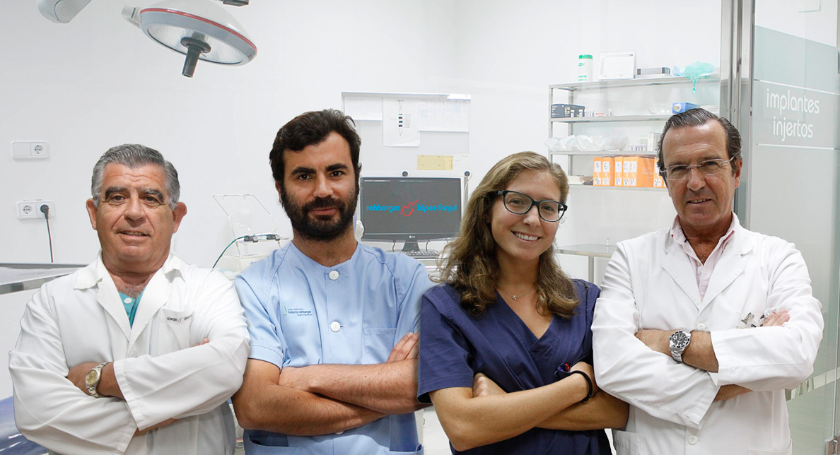 Foto de 4 dentistas